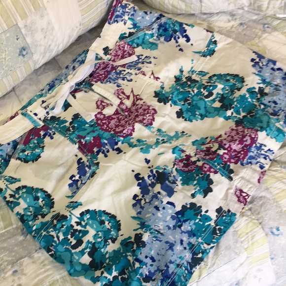 White Stag Pants - White Stag floral skort size 16